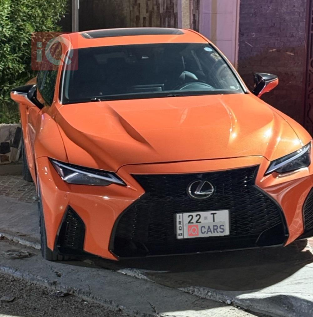 Lexus IS